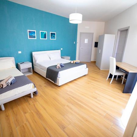 Aurora Bed And Breakfast Ciro Marina Room photo