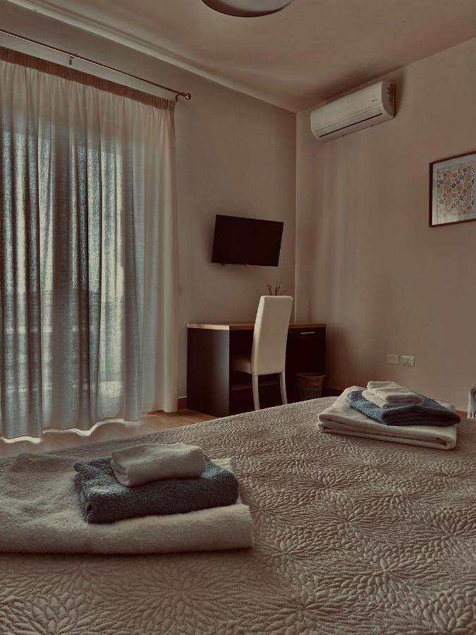 Aurora Bed And Breakfast Ciro Marina Exterior photo