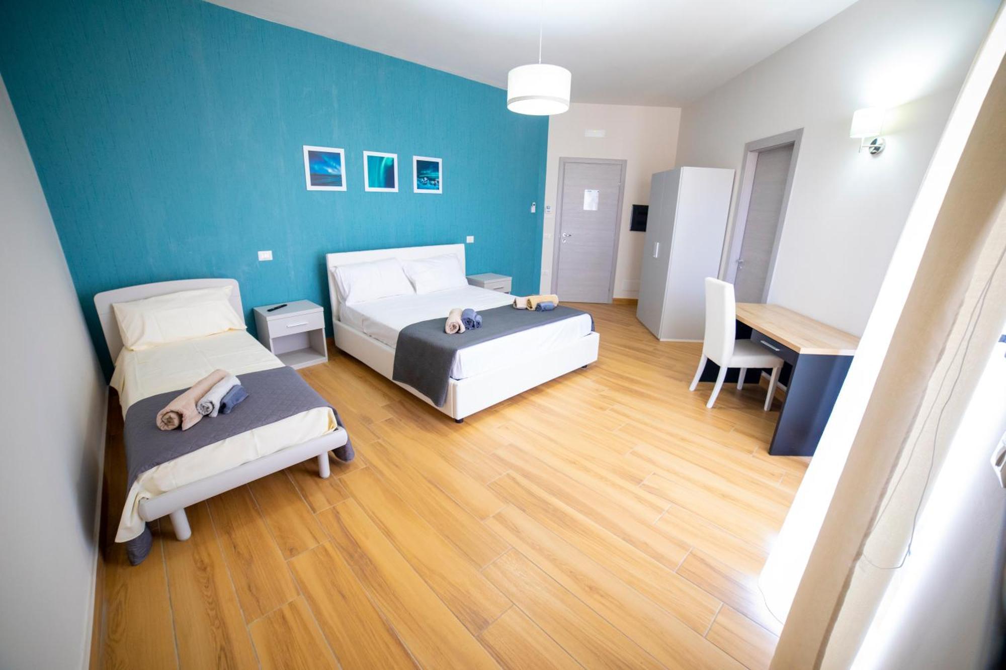 Aurora Bed And Breakfast Ciro Marina Room photo